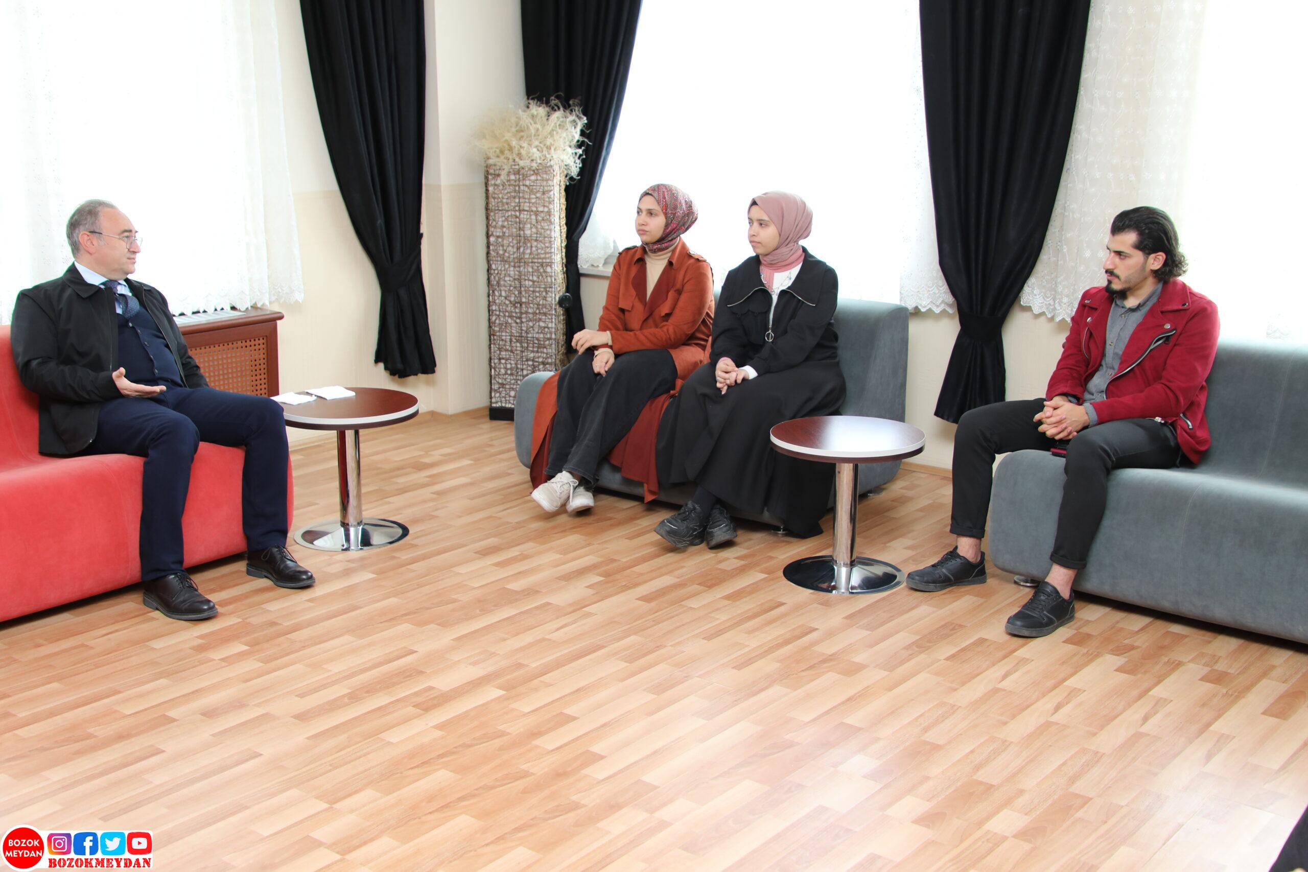 Filistinli Öğrencileri Ziyaret Etti