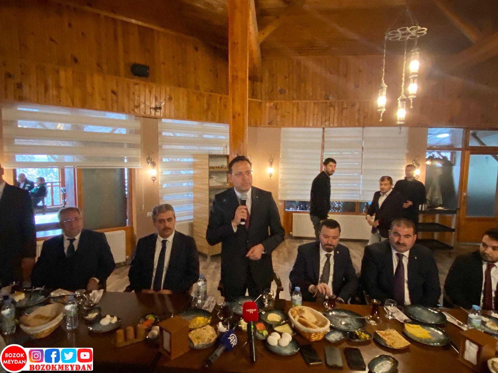 PROGRAM, GAZETECİLERE Mİ YOKSA AK PARTİ İL VE İLÇE TEŞKİLATINA MI YAPILDI?