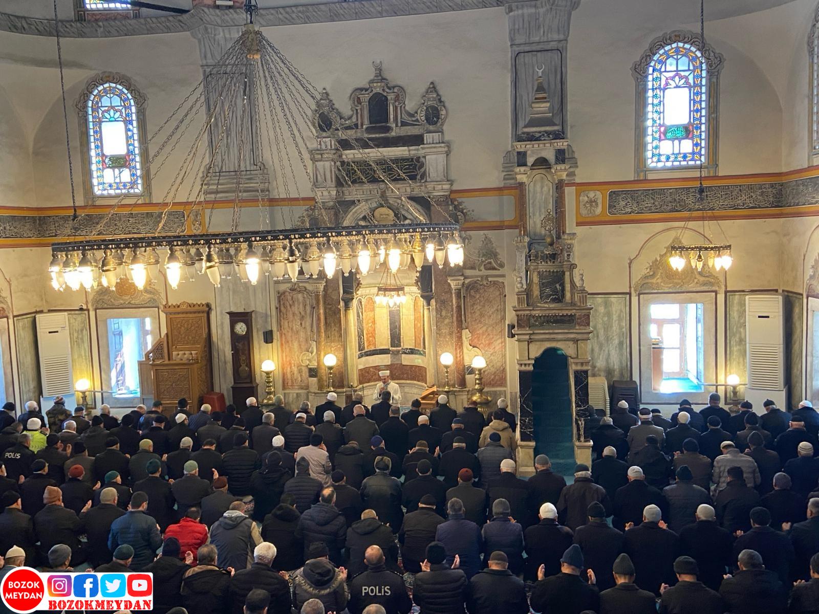 Depremde Hayatını Kaybedenler Dualarla Anıldı