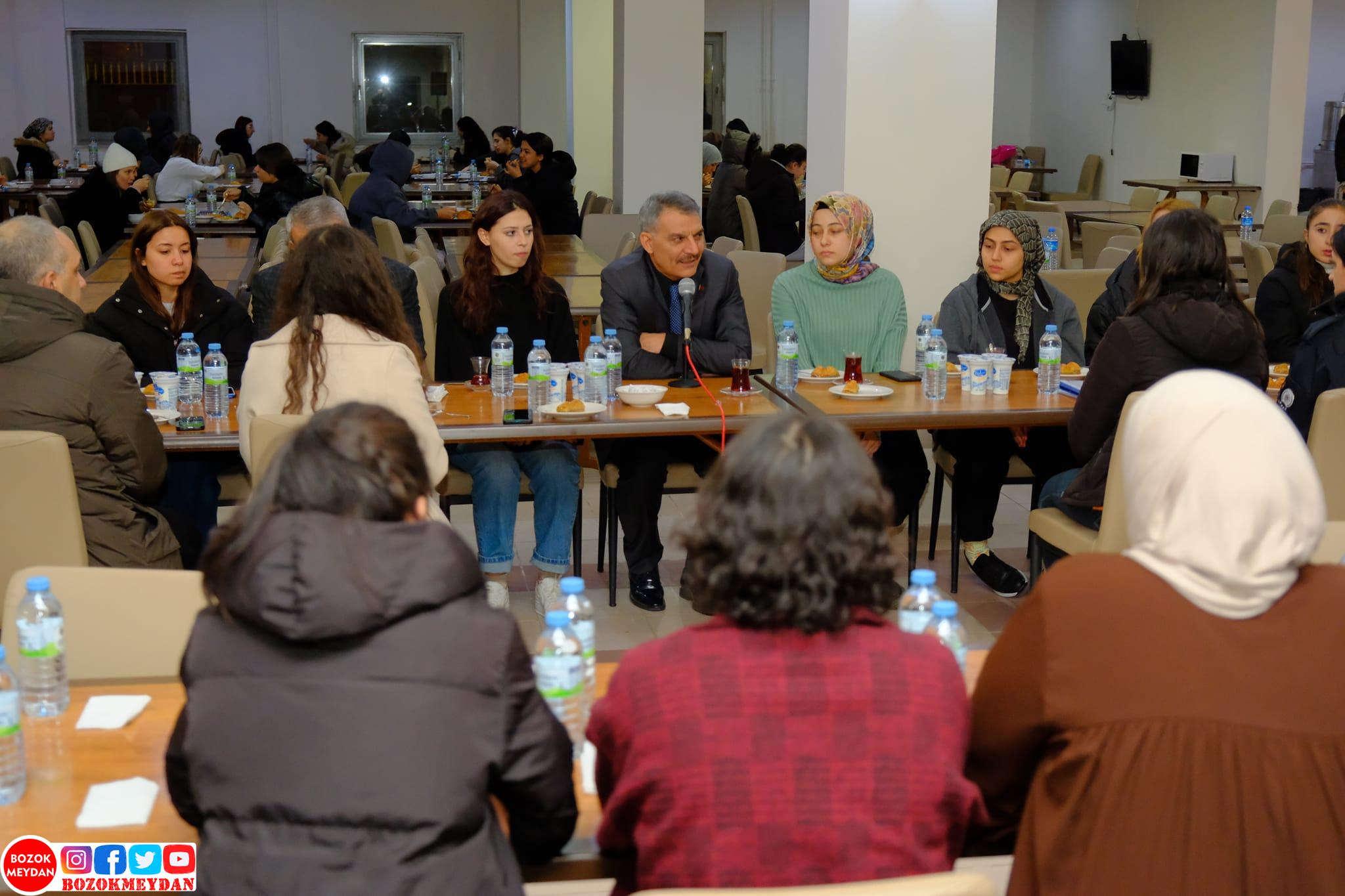 Yozgat Valisi Özkan, Bozok Üniversitesi Öğrencilerini Dinledi