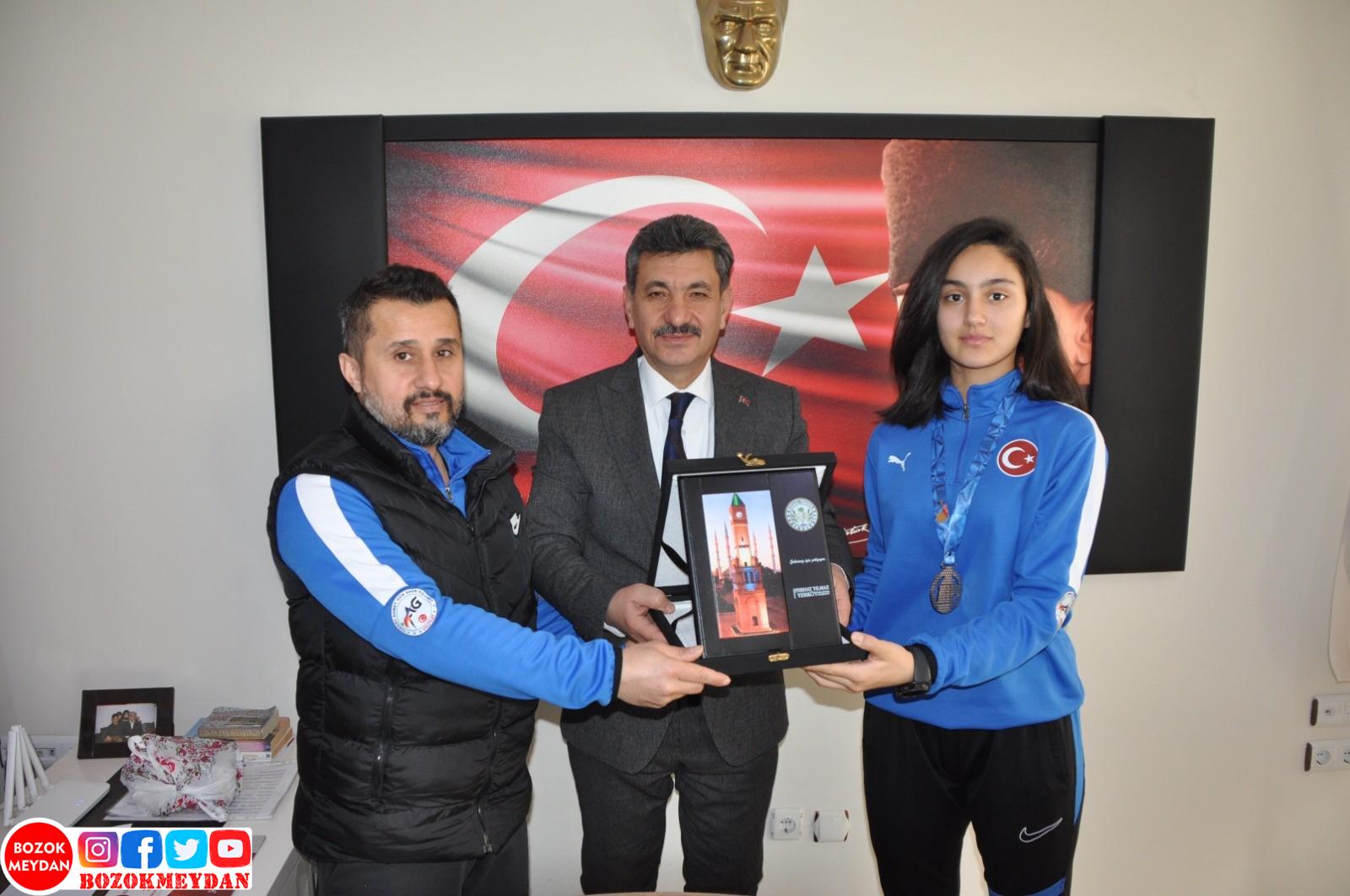 Yerköy’lü Taekwondo Şampiyonu Başkan Yılmaz Tarafından Makamında Ağırlandı