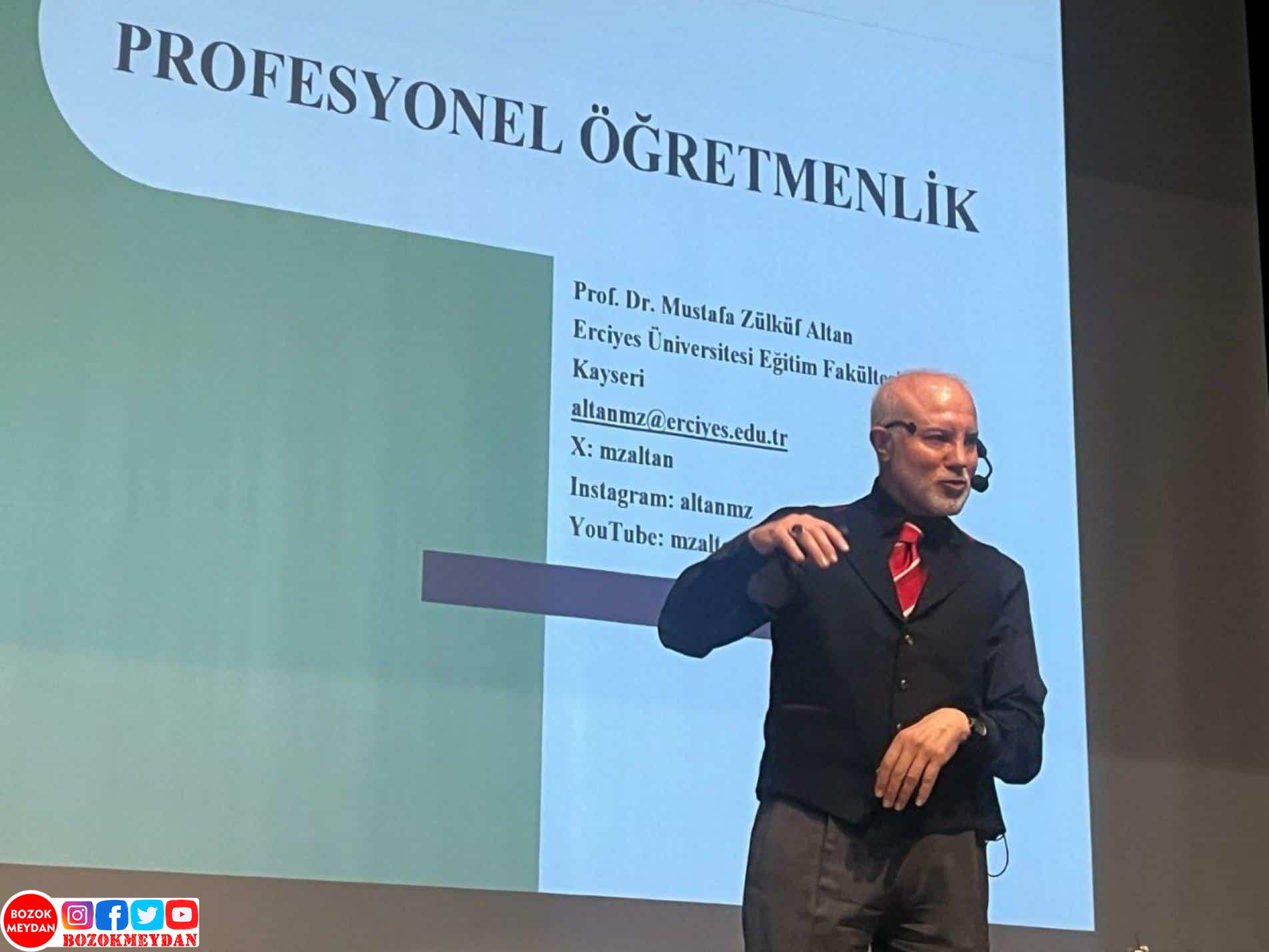 Öğretmenlere “Profesyonel Öğretmenlik” Konulu Konferans