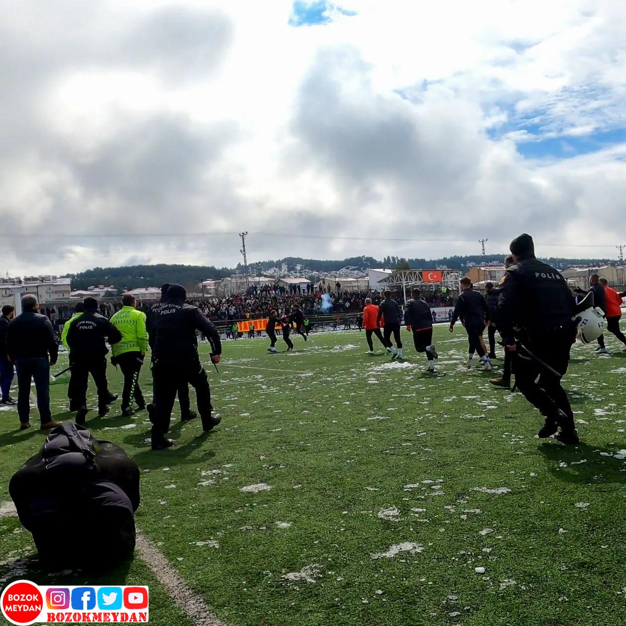 Yozgat Belediyesi Bozokspor’a Bingöl Deplasmanında Skandal Olaylar! (Videolu Haber)
