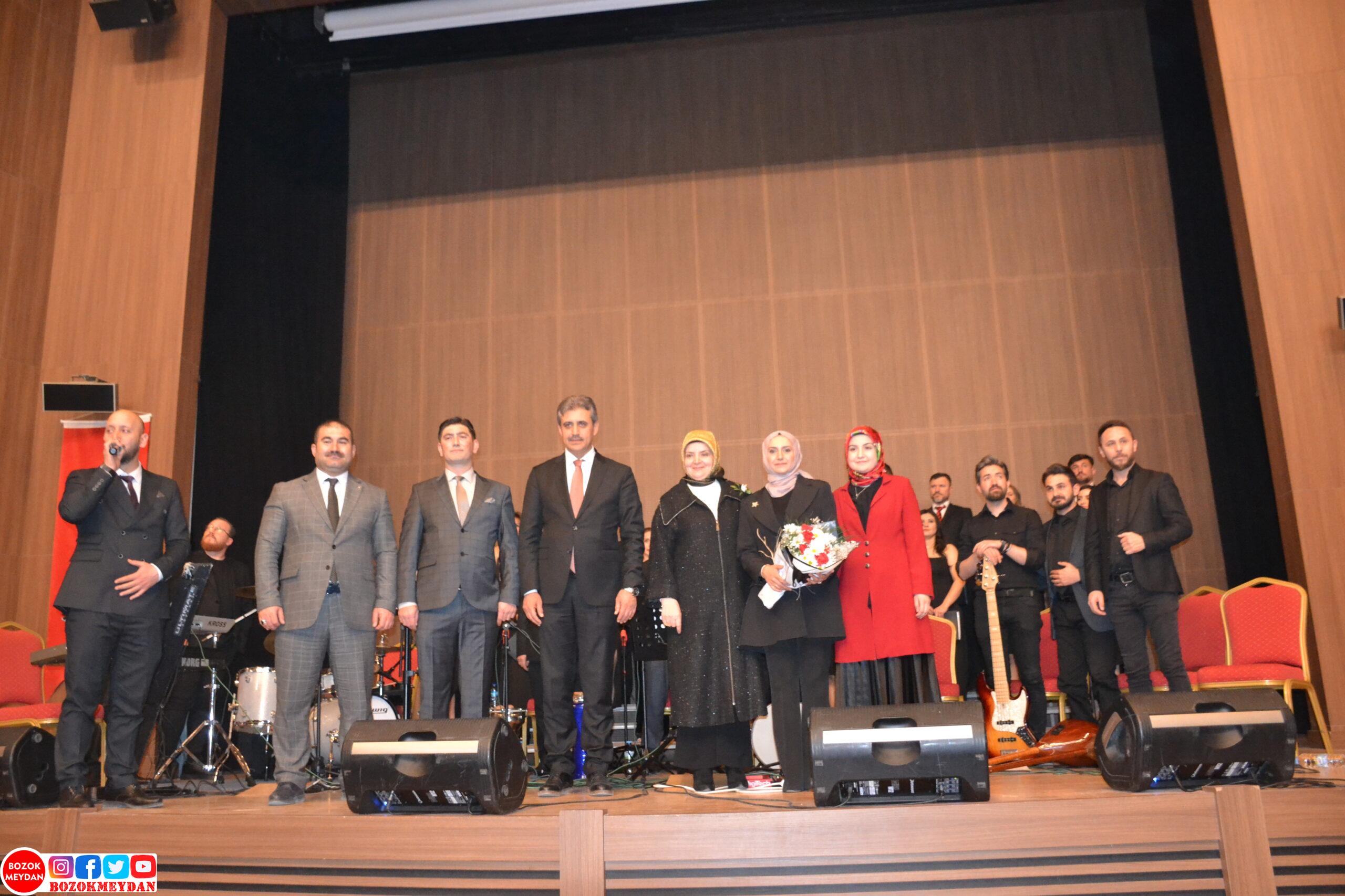 Yozgat’ta 8 Mart Dünya Kadınlar Günü Konseri: Nida Tüfekçi Türk Halk Müziği Korosu Sahne Aldı