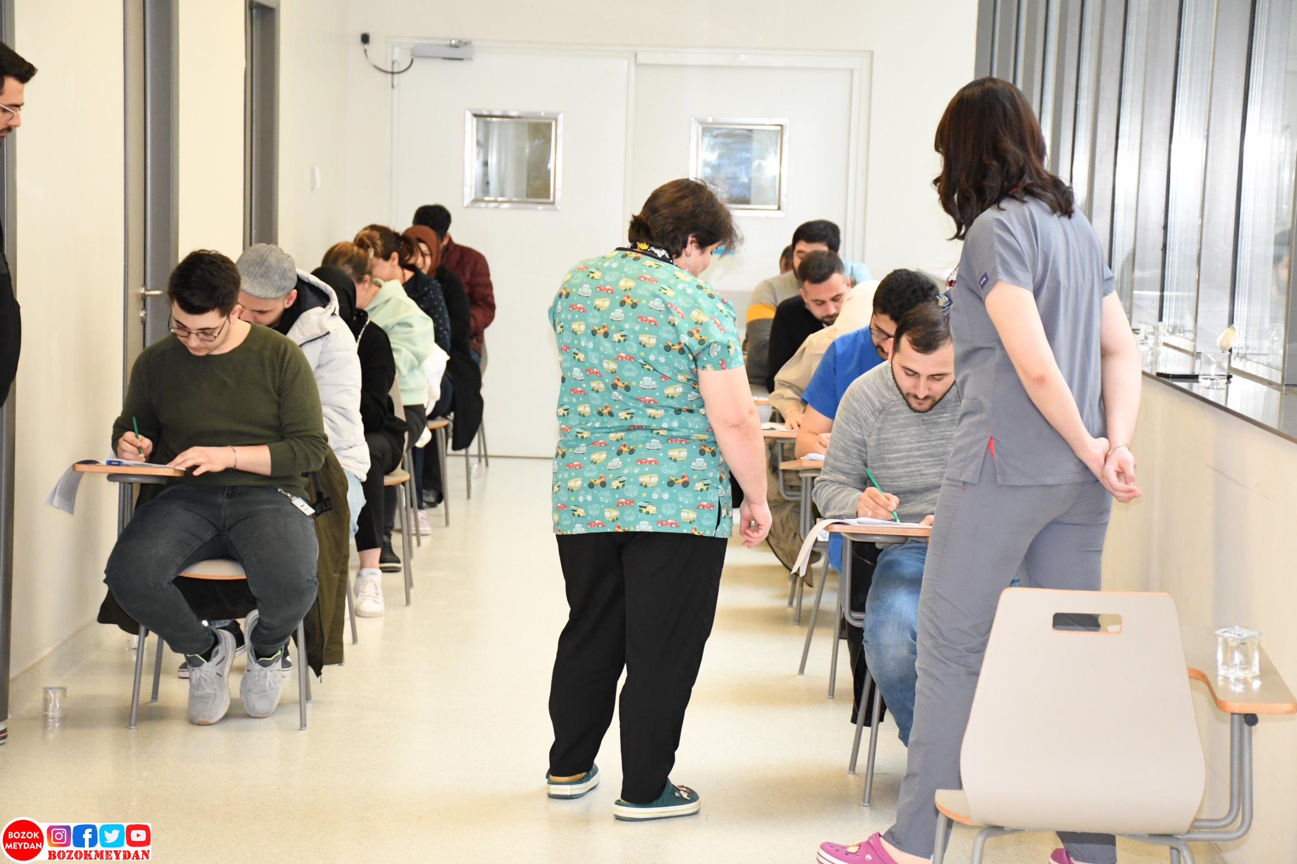 Yozgat Şehir Hastanesinde Yoğun Bakım Hemşireleri Resertifikasyon Sınavında Başarılı Oldu