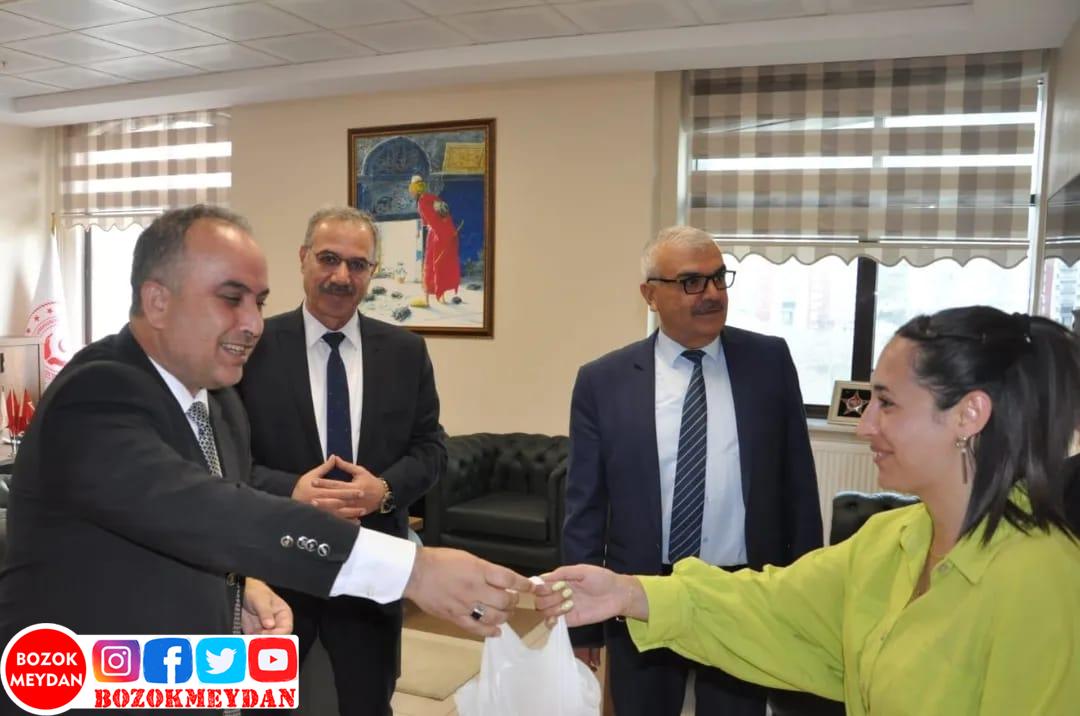 Aile ve Sosyal Hizmetler İl Müdürü Topal Personelle Bayramlaştı