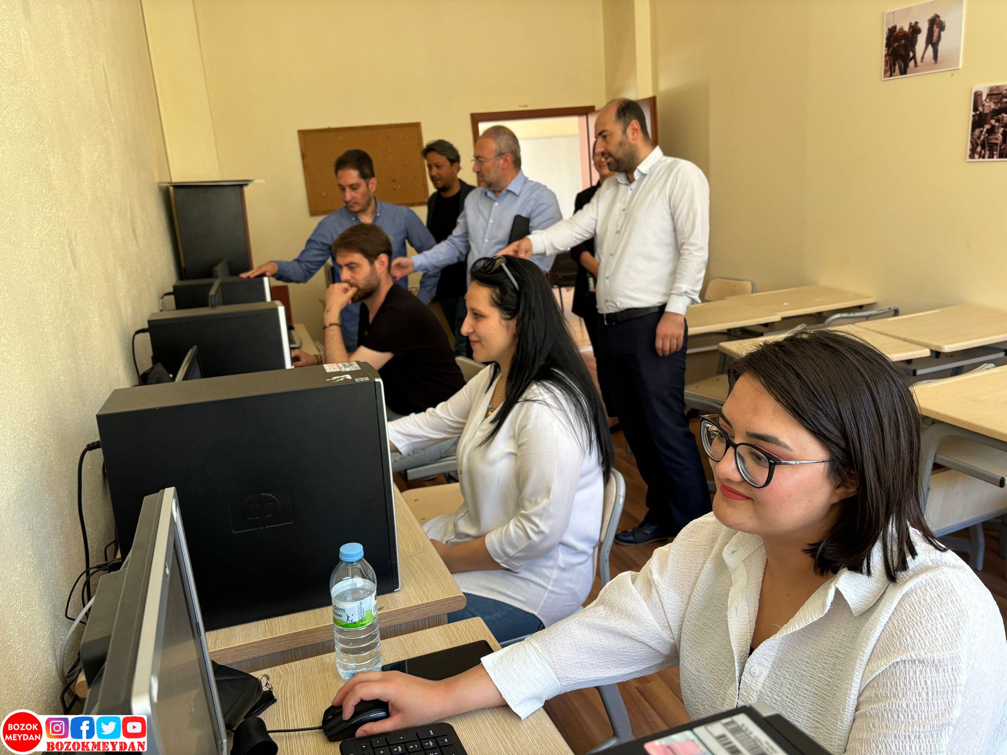 İletişim Fakültesi Gazetecilik Bölümünden “Gazeteciler İçin Yapay Zeka Araçları” Eğitimi