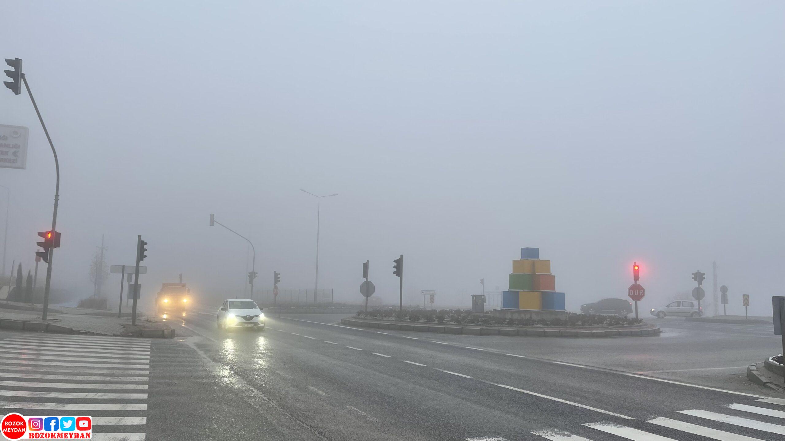 Yozgat’ta Yoğun Sis Vatandaşları Zorladı: Valilikten Hayati Uyarılar