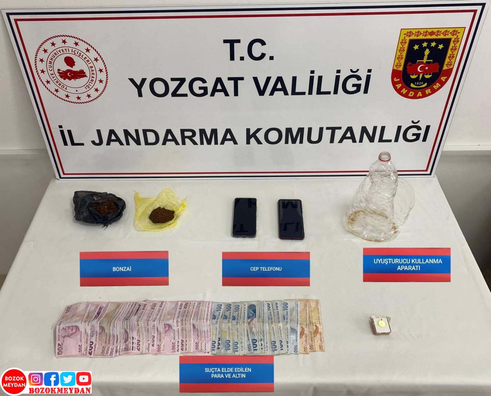 Jandarmadan Uyuşturucu Operasyonu: İki Şüpheli Ormanlık Alanda Yakalandı